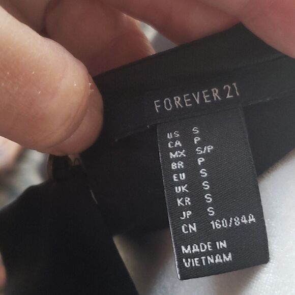 Forever 21 pull over spaghetti strap top - Picture 6 of 6